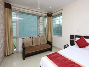 7672 Pride Inn - Image 2