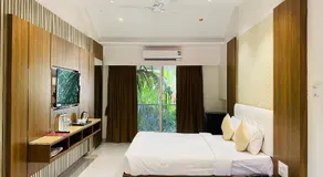 The Grand Leela Resort - Image 2