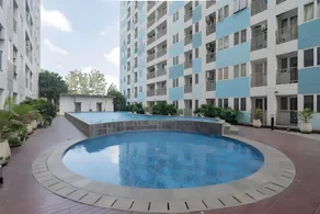 RedDoorz Apartment at Grand Sentraland Karawang - Image 3