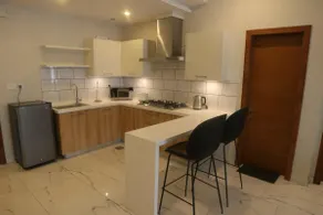 Lovely 1 Bed Deluxe Serviced Apartment - Image 4