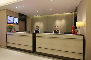 Home Inn Plus Xining Railway Station Xinqian Night Market - Image 4