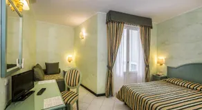 Hotel Riviera 3 Stelle con piscina estiva gratuita e garage a pagamento - Image 2