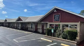 Buffalo Chip's Ranch House Motel - Image 2
