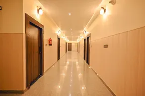 Madhuram Hotel - Image 4