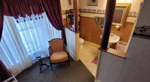 Prairie House Manor Bed and Breakfast - Image 2