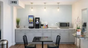  Quarters Inn and Suites - Image 2