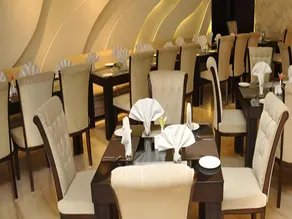 UNA Smart Radiant Plaza Hotel - Image 3