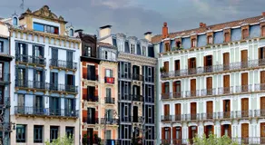 TOP APARTMENT frente a la Catedral - Image 4