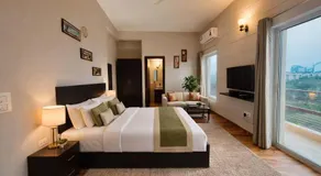Onyx Suite Luxury Apartment # Lift # Garden # Ac rooms # Private Parking # Near Prem Mandir # Locate - Image 3