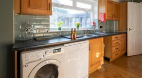Stockwood House by Cliftonvalley Apartments - Image 5