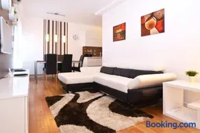 Apartment Trnje-Free Parking, 2 Bedrooms - Image 2
