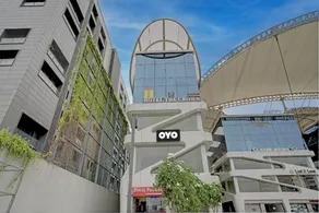 Super Hotel O The Crown Hotel - Image 2