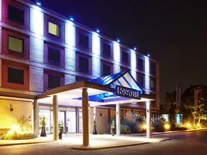 Novotel London Heathrow Airport M4 Jct. 4 - Image 3