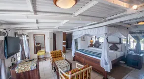 Hotel Tilapia - Image 2