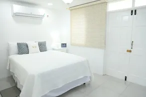 Kingston Guest Apartment at Valencia - Image 2