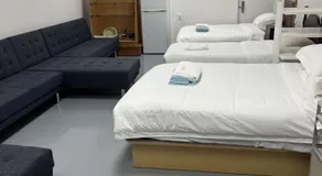 2 Double, 1 Single and 2 Sofa Beds Apartment 6 - Image 2