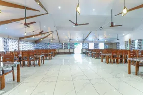 OYO 63285 Hotel Rose Garden - Image 2