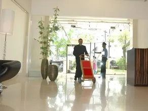 Hotel Inner Circle - Image 4