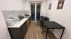 Suite 98 - Image 2