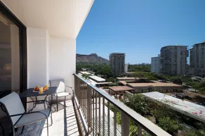 Waikiki Sunset Mountain View Near Beach with Parking - Image 4