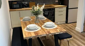 Lovely 2 Bedroom 2 Bathroom Cottage In Cheadle Staffordshire - Image 5