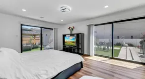 Luxury 2 separated Villa in Huntington Beach - Image 2