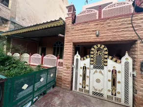 House of Tourists - Image 3