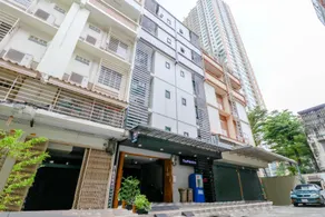 OYO 935 The Palm Apartment - Image 2