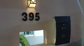93 House - Image 3