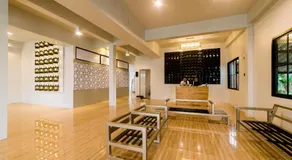 Royce Boutique Betong - Image 2