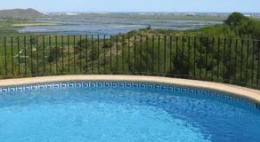 Maison avec logement indépendant, piscine privée et vue mer - Image 5