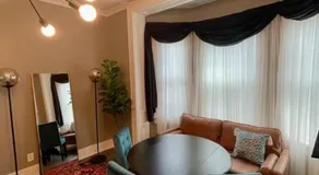 Cozy vintage getaway minutes from downtown - Image 4