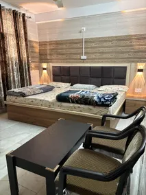 Dream Land Hotel - Image 2