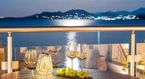 8MOONS Boutique Apartments - Image 3
