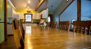 Cozy Maples Retreat for Family & Freinds & HotTub - Image 2