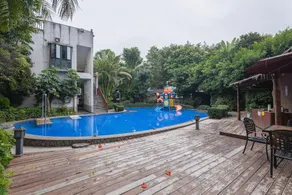 Linyu Huaxi Hot Spring Holiday Hotel - Image 3