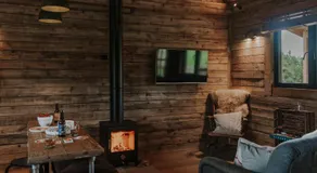 Woolly Wood Cabins - Bryn - Image 2