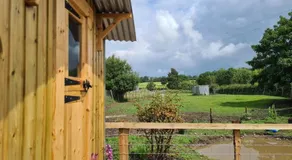 Poachers Keep, Shepherds Hut - Image 5