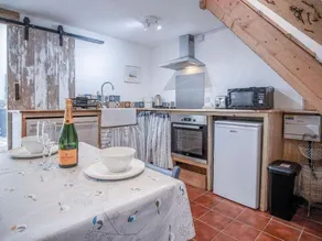 Soap Barn - 1 Bedroom Cottage - Manorbier - Image 2