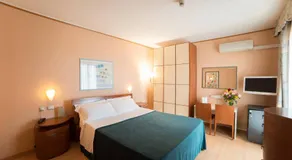 Montebello Park Hotel - Image 2