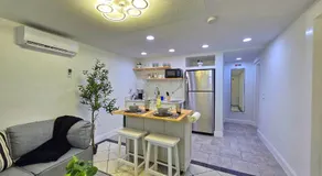 First Class Landing, 2BR, 7 TPA Airport, AC, Free Pkng, Wine, Fast Wi-Fi - Image 3