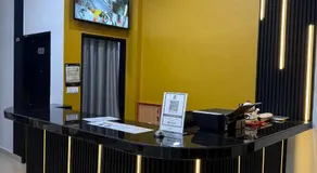Sunshine Hotel - Image 2