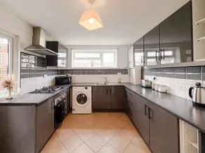Crown road - Image 5