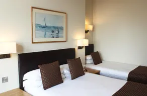Chine Hotel - Image 1