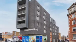 Lift & free parking, modern 1 bed flat in Shoreditch next to train station - Image 3