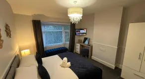 Comfortable, homely 4 bedroom property - Image 2