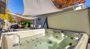Family-Friendly Cabin Getaway On Castle Rock Lake Space to Relax & Play - Image 2
