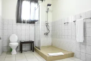 One Click Hotel - Image 3