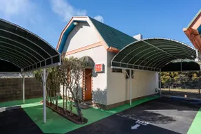 Tokyo Narita International Airport Bungalows - Image 2
