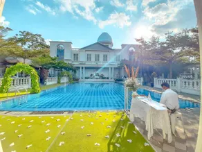 De Jehans Boutique Resort - Image 2